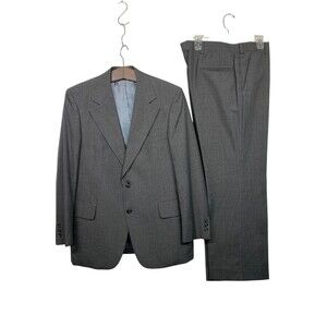VTG Hart Schaffner & Marx Men size 43R Gray Pinstripe Wool 2 Piece Suit 37X29.5